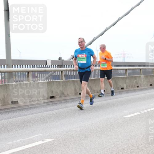 03.10.2025 - Köhlbrandbrückenlauf Lena Gebhardt http://msf.ph/oto/9202338 03.10.2025 15:48:47 Position 2 91, 7621 meine-sportfotos.de