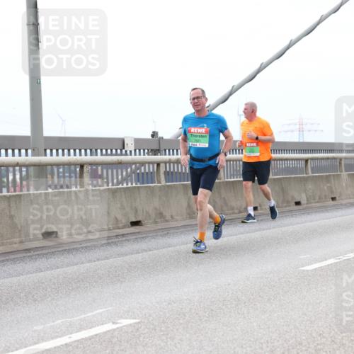 03.10.2025 - Köhlbrandbrückenlauf Lena Gebhardt http://msf.ph/oto/9202339 03.10.2025 15:48:47 Position 2 91, 7621 meine-sportfotos.de