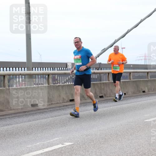 03.10.2025 - Köhlbrandbrückenlauf Lena Gebhardt http://msf.ph/oto/9202340 03.10.2025 15:48:47 Position 2 91, 7621 meine-sportfotos.de