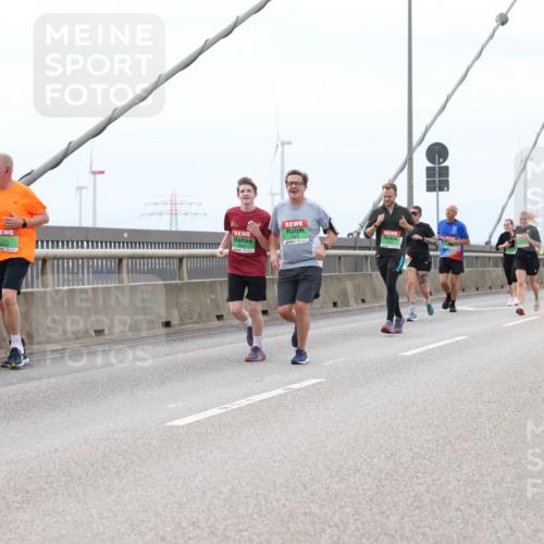 03.10.2025 - Köhlbrandbrückenlauf Lena Gebhardt http://msf.ph/oto/9202342 03.10.2025 15:48:48 Position 2  meine-sportfotos.de