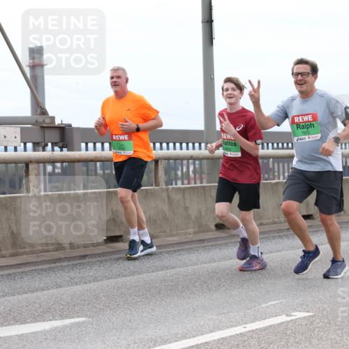 03.10.2025 - Köhlbrandbrückenlauf Lena Gebhardt http://msf.ph/oto/9202351 03.10.2025 15:48:50 Position 2 9703, 7602, 7603 meine-sportfotos.de