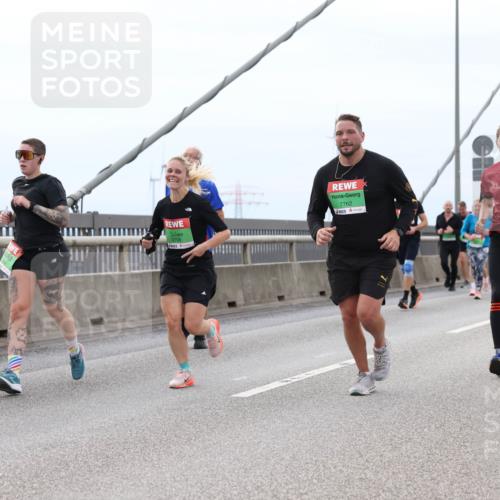 03.10.2025 - Köhlbrandbrückenlauf Lena Gebhardt http://msf.ph/oto/9202366 03.10.2025 15:48:52 Position 2 9706, 7762 meine-sportfotos.de