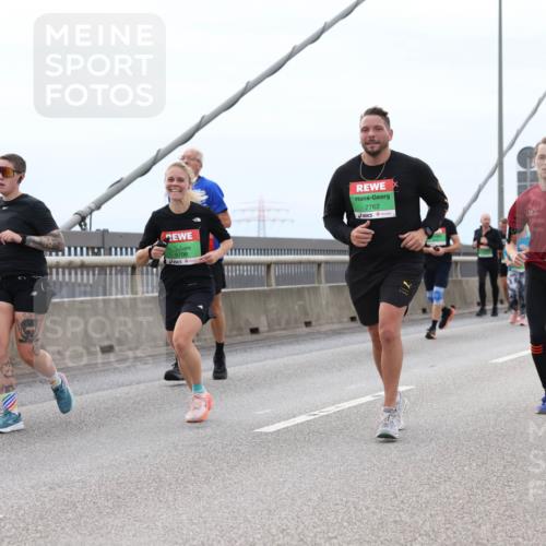03.10.2025 - Köhlbrandbrückenlauf Lena Gebhardt http://msf.ph/oto/9202368 03.10.2025 15:48:53 Position 2 9706, 7762 meine-sportfotos.de