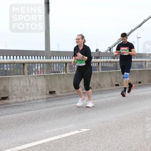 03.10.2025 - Köhlbrandbrückenlauf Lena Gebhardt http://msf.ph/oto/9202383 03.10.2025 15:48:55 Position 2 91, 7326 meine-sportfotos.de
