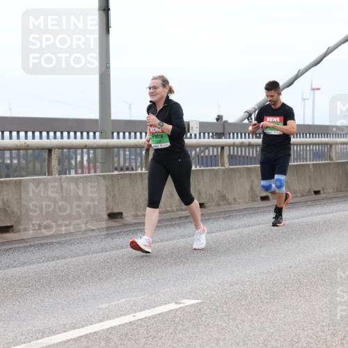 03.10.2025 - Köhlbrandbrückenlauf Lena Gebhardt http://msf.ph/oto/9202385 03.10.2025 15:48:55 Position 2 91, 7326 meine-sportfotos.de
