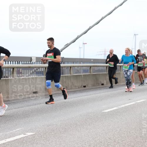 03.10.2025 - Köhlbrandbrückenlauf Lena Gebhardt http://msf.ph/oto/9202386 03.10.2025 15:48:56 Position 2 7326 meine-sportfotos.de
