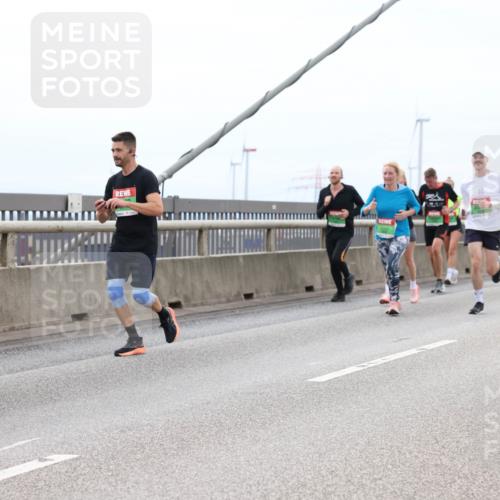 03.10.2025 - Köhlbrandbrückenlauf Lena Gebhardt http://msf.ph/oto/9202387 03.10.2025 15:48:56 Position 2 7326 meine-sportfotos.de