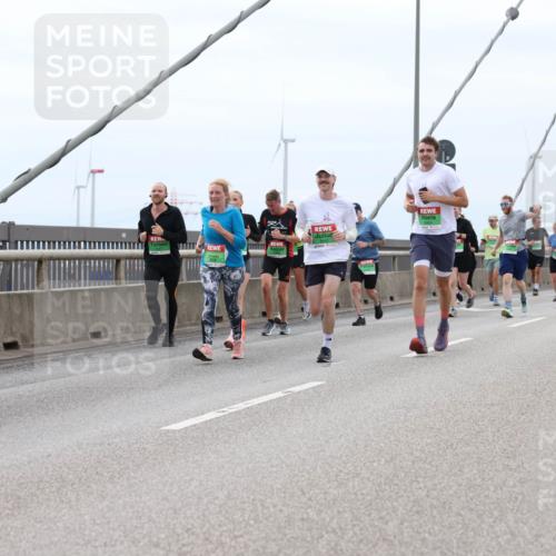 03.10.2025 - Köhlbrandbrückenlauf Lena Gebhardt http://msf.ph/oto/9202389 03.10.2025 15:48:56 Position 2  meine-sportfotos.de