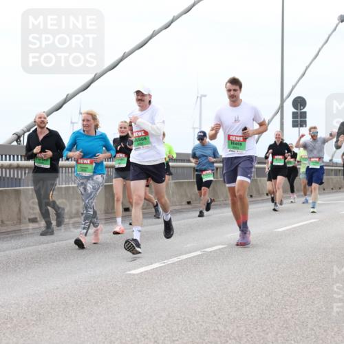 03.10.2025 - Köhlbrandbrückenlauf Lena Gebhardt http://msf.ph/oto/9202393 03.10.2025 15:48:57 Position 2 8954 meine-sportfotos.de