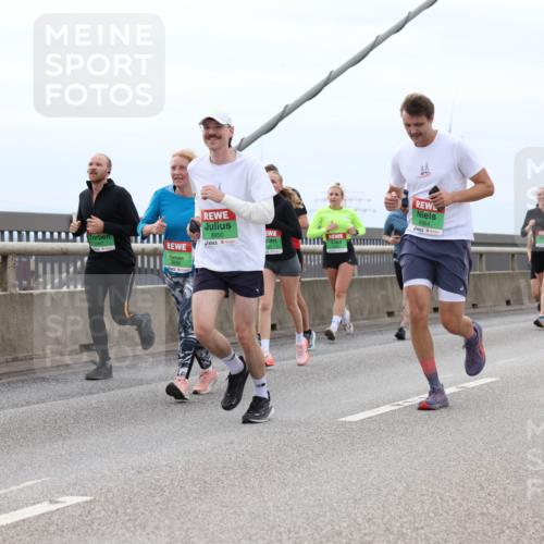 03.10.2025 - Köhlbrandbrückenlauf Lena Gebhardt http://msf.ph/oto/9202397 03.10.2025 15:48:58 Position 2 91, 8950, 7467, 8954, 7771 meine-sportfotos.de
