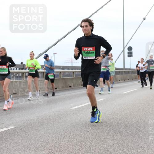 03.10.2025 - Köhlbrandbrückenlauf Lena Gebhardt http://msf.ph/oto/9202406 03.10.2025 15:49:00 Position 2 8954, 7517, 7771 meine-sportfotos.de