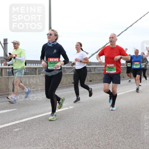 03.10.2025 - Köhlbrandbrückenlauf Lena Gebhardt http://msf.ph/oto/9202430 03.10.2025 15:49:04 Position 2 777, 7800 meine-sportfotos.de