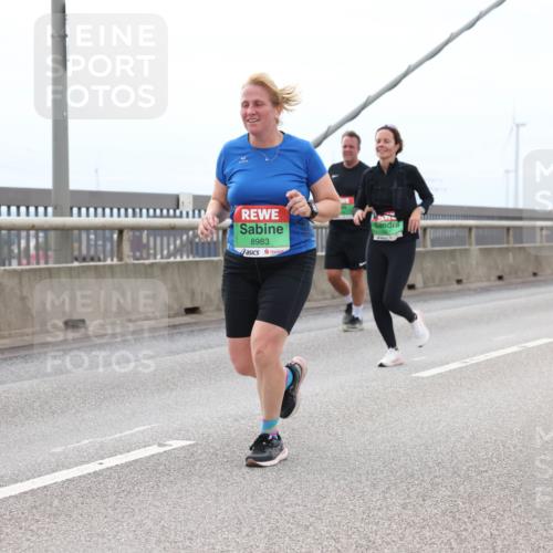 03.10.2025 - Köhlbrandbrückenlauf Lena Gebhardt http://msf.ph/oto/9202440 03.10.2025 15:49:06 Position 2 8983 meine-sportfotos.de