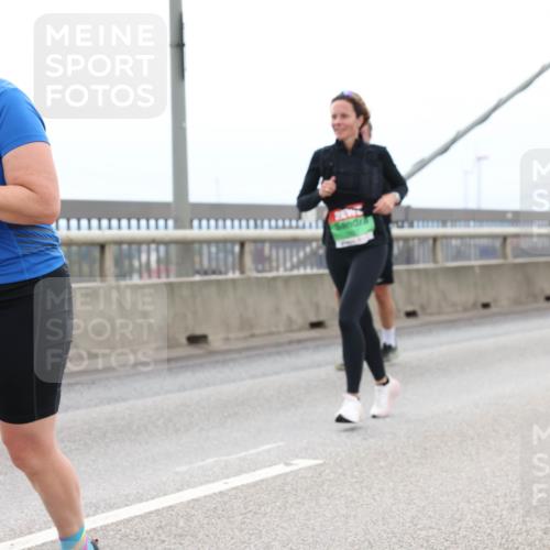 03.10.2025 - Köhlbrandbrückenlauf Lena Gebhardt http://msf.ph/oto/9202447 03.10.2025 15:49:07 Position 2 8983 meine-sportfotos.de