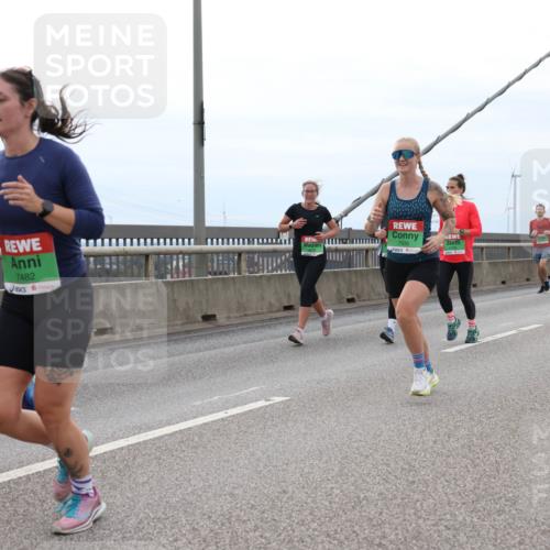 03.10.2025 - Köhlbrandbrückenlauf Lena Gebhardt http://msf.ph/oto/9202468 03.10.2025 15:49:10 Position 2 7457, 7482, 7935 meine-sportfotos.de