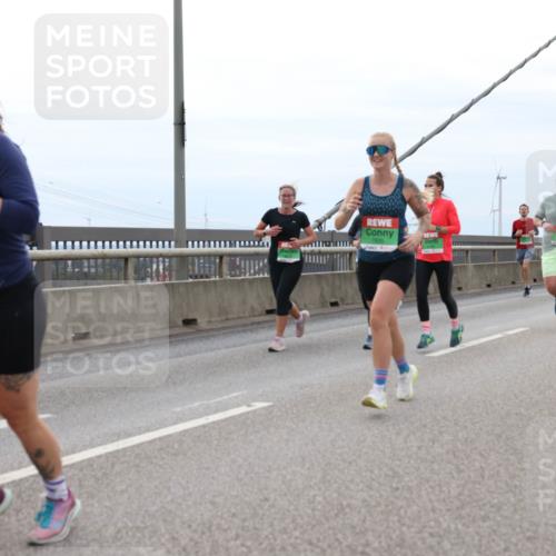 03.10.2025 - Köhlbrandbrückenlauf Lena Gebhardt http://msf.ph/oto/9202469 03.10.2025 15:49:10 Position 2 1182 meine-sportfotos.de