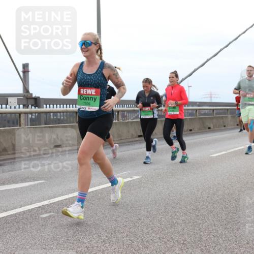 03.10.2025 - Köhlbrandbrückenlauf Lena Gebhardt http://msf.ph/oto/9202475 03.10.2025 15:49:10 Position 2 7935 meine-sportfotos.de