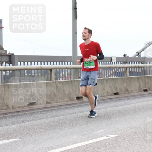 03.10.2025 - Köhlbrandbrückenlauf Lena Gebhardt http://msf.ph/oto/9202492 03.10.2025 15:49:14 Position 2 7761 meine-sportfotos.de