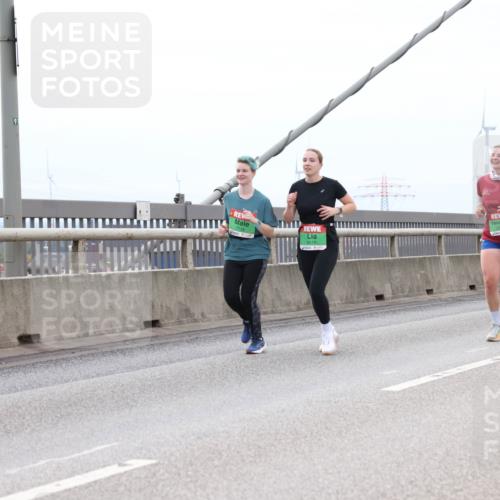 03.10.2025 - Köhlbrandbrückenlauf Lena Gebhardt http://msf.ph/oto/9202495 03.10.2025 15:49:15 Position 2 97, 7716, 9015, 7514 meine-sportfotos.de