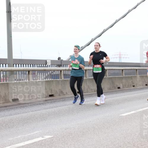 03.10.2025 - Köhlbrandbrückenlauf Lena Gebhardt http://msf.ph/oto/9202496 03.10.2025 15:49:15 Position 2 91, 7716, 9015, 7514 meine-sportfotos.de