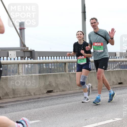 03.10.2025 - Köhlbrandbrückenlauf Lena Gebhardt http://msf.ph/oto/9202508 03.10.2025 15:49:19 Position 2 6041, 7252, 7253 meine-sportfotos.de