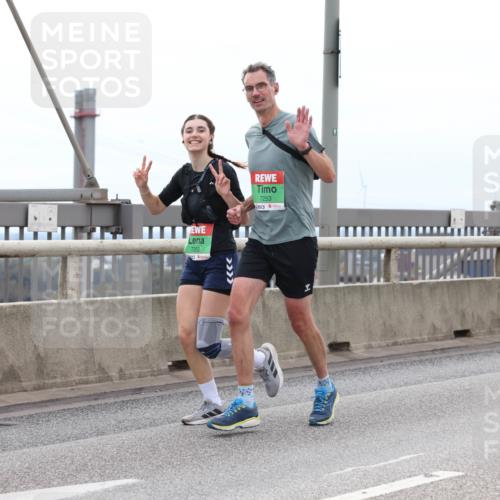 03.10.2025 - Köhlbrandbrückenlauf Lena Gebhardt http://msf.ph/oto/9202510 03.10.2025 15:49:20 Position 2 7252, 7253 meine-sportfotos.de