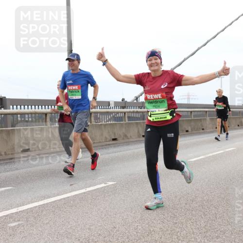 03.10.2025 - Köhlbrandbrückenlauf Lena Gebhardt http://msf.ph/oto/9202518 03.10.2025 15:49:22 Position 2 7814, 7854 meine-sportfotos.de