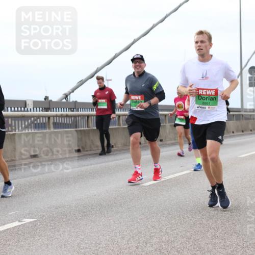 03.10.2025 - Köhlbrandbrückenlauf Lena Gebhardt http://msf.ph/oto/9202528 03.10.2025 15:49:25 Position 2 743, 8951 meine-sportfotos.de