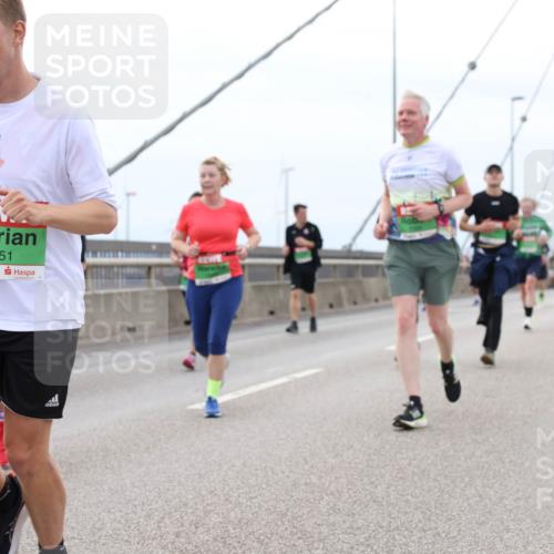 03.10.2025 - Köhlbrandbrückenlauf Lena Gebhardt http://msf.ph/oto/9202531 03.10.2025 15:49:26 Position 2 8951 meine-sportfotos.de