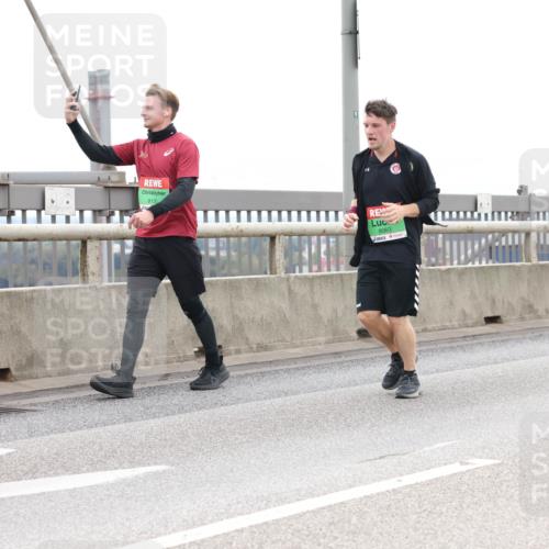 03.10.2025 - Köhlbrandbrückenlauf Lena Gebhardt http://msf.ph/oto/9202552 03.10.2025 15:49:30 Position 2 9131, 8063 meine-sportfotos.de
