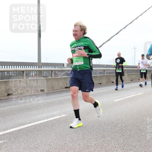 03.10.2025 - Köhlbrandbrückenlauf Lena Gebhardt http://msf.ph/oto/9202557 03.10.2025 15:49:31 Position 2 8063, 9731, 9611 meine-sportfotos.de