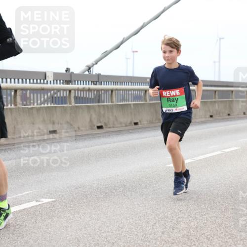 03.10.2025 - Köhlbrandbrückenlauf Lena Gebhardt http://msf.ph/oto/9202577 03.10.2025 15:49:35 Position 2 9159 meine-sportfotos.de