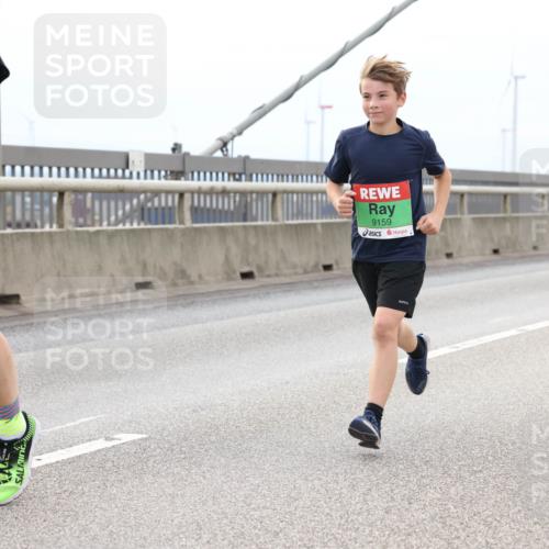 03.10.2025 - Köhlbrandbrückenlauf Lena Gebhardt http://msf.ph/oto/9202579 03.10.2025 15:49:35 Position 2 9159 meine-sportfotos.de