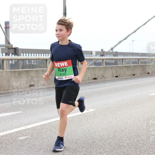 03.10.2025 - Köhlbrandbrückenlauf Lena Gebhardt http://msf.ph/oto/9202585 03.10.2025 15:49:35 Position 2 9159 meine-sportfotos.de