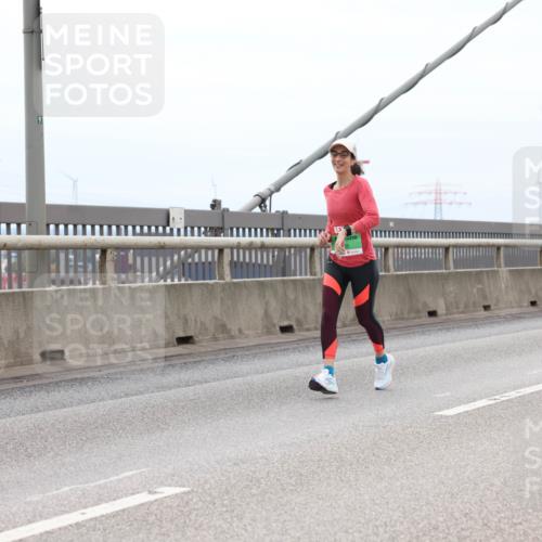03.10.2025 - Köhlbrandbrückenlauf Lena Gebhardt http://msf.ph/oto/9202588 03.10.2025 15:49:37 Position 2  meine-sportfotos.de
