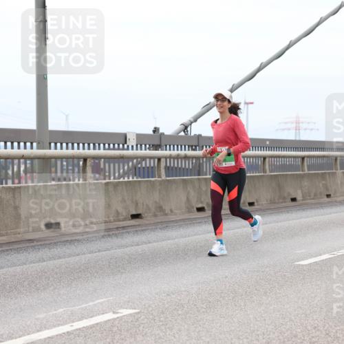 03.10.2025 - Köhlbrandbrückenlauf Lena Gebhardt http://msf.ph/oto/9202590 03.10.2025 15:49:37 Position 2 91 meine-sportfotos.de