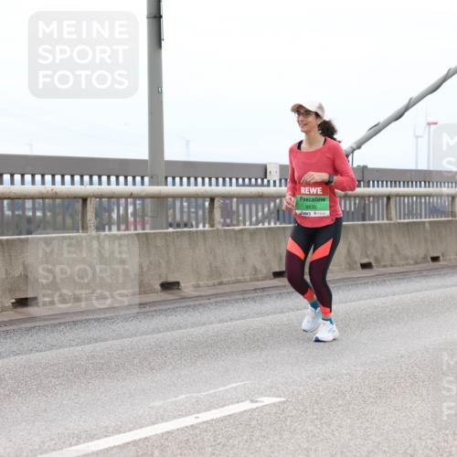 03.10.2025 - Köhlbrandbrückenlauf Lena Gebhardt http://msf.ph/oto/9202591 03.10.2025 15:49:38 Position 2 91, 8835 meine-sportfotos.de