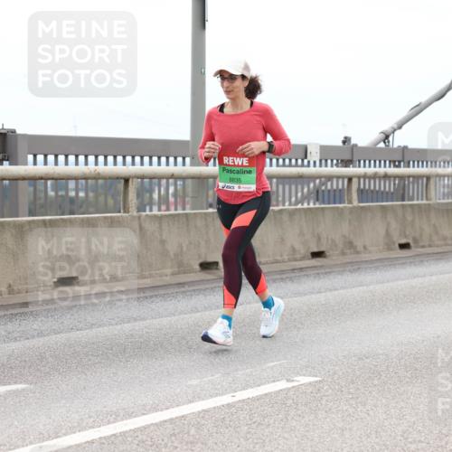 03.10.2025 - Köhlbrandbrückenlauf Lena Gebhardt http://msf.ph/oto/9202595 03.10.2025 15:49:38 Position 2 8835 meine-sportfotos.de