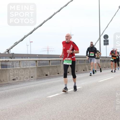 03.10.2025 - Köhlbrandbrückenlauf Lena Gebhardt http://msf.ph/oto/9202596 03.10.2025 15:49:40 Position 2 7661 meine-sportfotos.de