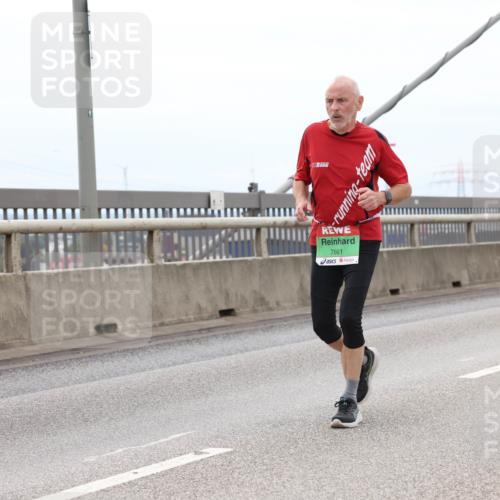 03.10.2025 - Köhlbrandbrückenlauf Lena Gebhardt http://msf.ph/oto/9202603 03.10.2025 15:49:41 Position 2 7661 meine-sportfotos.de