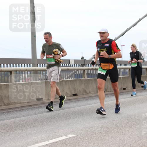 03.10.2025 - Köhlbrandbrückenlauf Lena Gebhardt http://msf.ph/oto/9202613 03.10.2025 15:49:45 Position 2 7581, 8960 meine-sportfotos.de