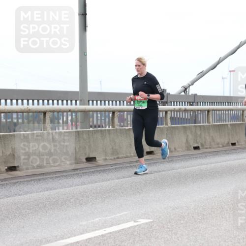 03.10.2025 - Köhlbrandbrückenlauf Lena Gebhardt http://msf.ph/oto/9202619 03.10.2025 15:49:47 Position 2 91, 8113, 7, 8970, 8971 meine-sportfotos.de