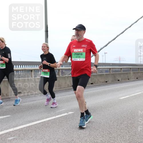 03.10.2025 - Köhlbrandbrückenlauf Lena Gebhardt http://msf.ph/oto/9202627 03.10.2025 15:49:48 Position 2 8971, 9198 meine-sportfotos.de