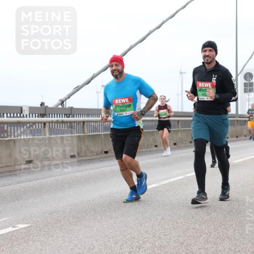 03.10.2025 - Köhlbrandbrückenlauf Lena Gebhardt http://msf.ph/oto/9202632 03.10.2025 15:49:50 Position 2 8294, 829 meine-sportfotos.de