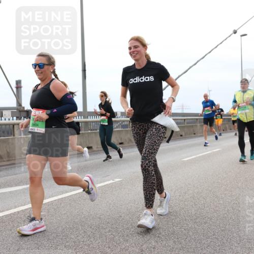 03.10.2025 - Köhlbrandbrückenlauf Lena Gebhardt http://msf.ph/oto/9202648 03.10.2025 15:49:54 Position 2 9494 meine-sportfotos.de