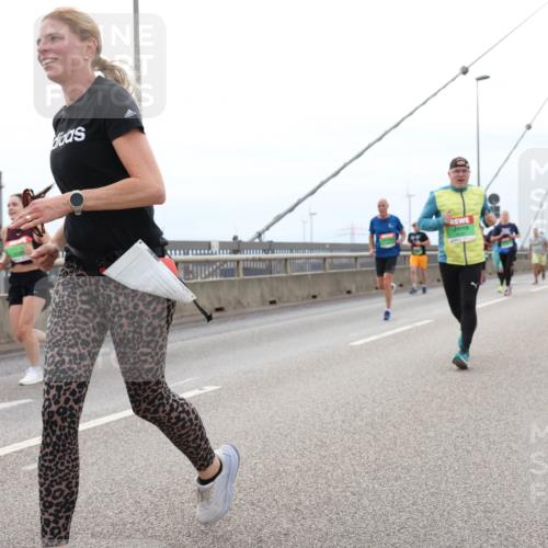 03.10.2025 - Köhlbrandbrückenlauf Lena Gebhardt http://msf.ph/oto/9202650 03.10.2025 15:49:54 Position 2  meine-sportfotos.de