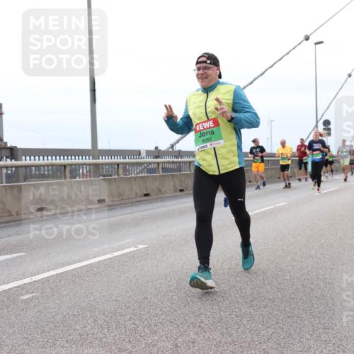 03.10.2025 - Köhlbrandbrückenlauf Lena Gebhardt http://msf.ph/oto/9202655 03.10.2025 15:49:55 Position 2 9080 meine-sportfotos.de
