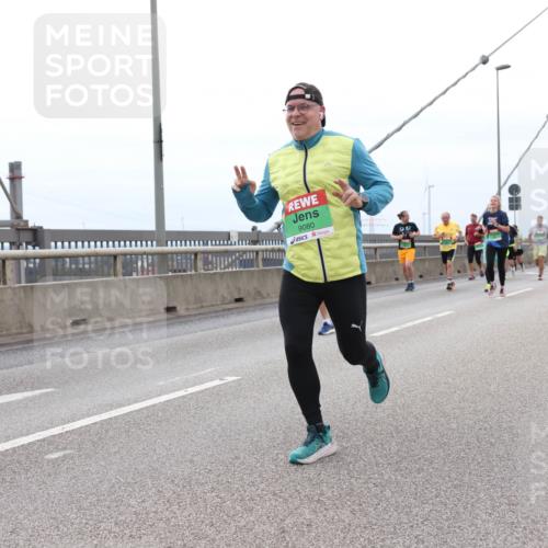 03.10.2025 - Köhlbrandbrückenlauf Lena Gebhardt http://msf.ph/oto/9202657 03.10.2025 15:49:56 Position 2 9080 meine-sportfotos.de