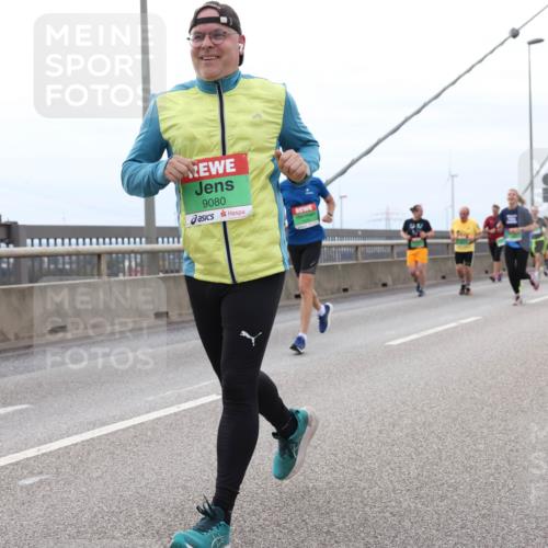 03.10.2025 - Köhlbrandbrückenlauf Lena Gebhardt http://msf.ph/oto/9202658 03.10.2025 15:49:56 Position 2 9080 meine-sportfotos.de