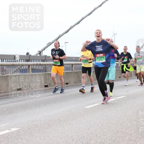 03.10.2025 - Köhlbrandbrückenlauf Lena Gebhardt http://msf.ph/oto/9202664 03.10.2025 15:49:57 Position 2 9152, 8451 meine-sportfotos.de